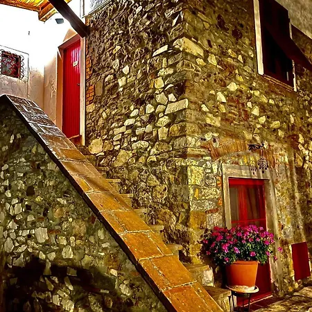 Vecchia Fonte Bed & Breakfast *
